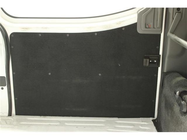 NV350 CARAVAN 4WD