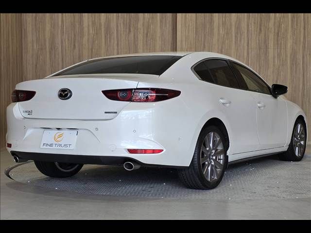 MAZDA3 SEDAN