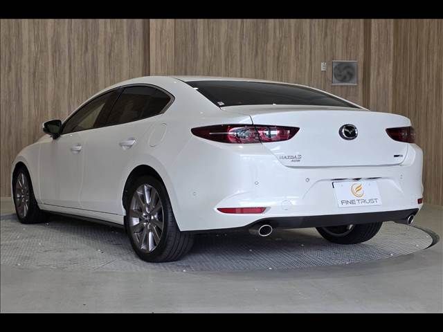 MAZDA3 SEDAN
