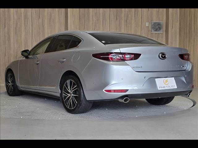 MAZDA3 SEDAN
