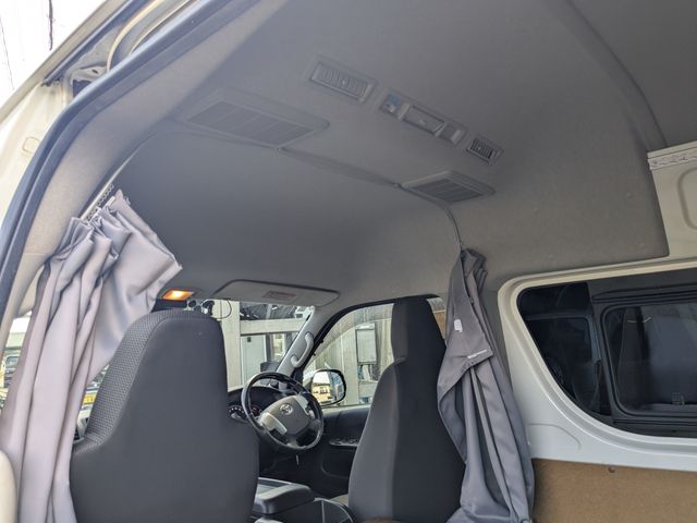 HIACE van 2WD