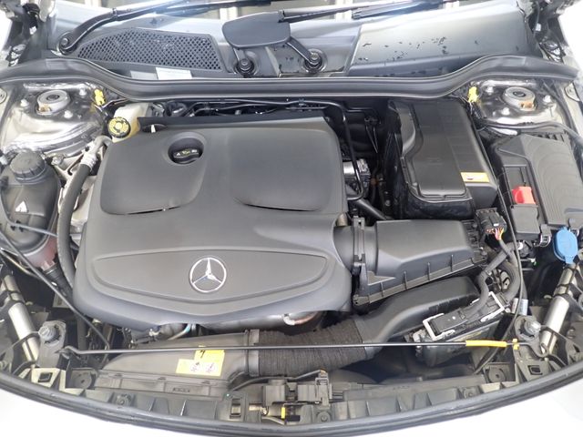 MERCEDES BENZ CLA Shooting Brake