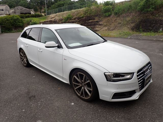 AUDI A4 AVANT