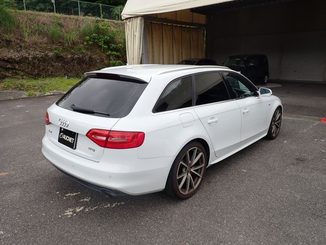 AUDI A4 AVANT