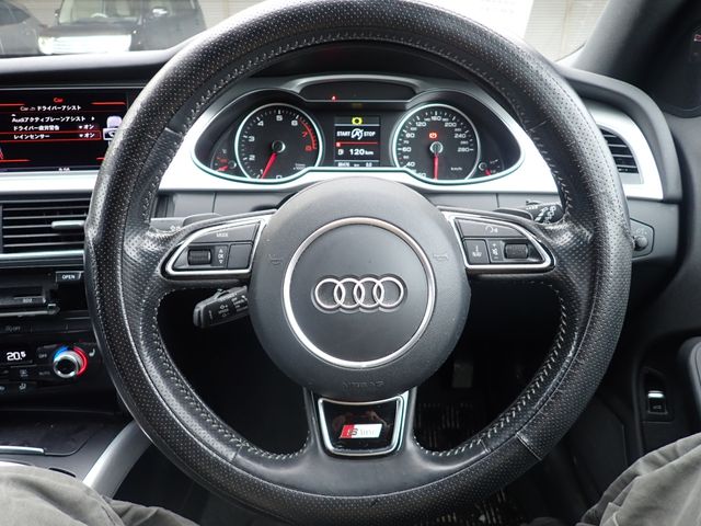 AUDI A4 AVANT