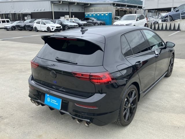 VOLKSWAGEN GOLF R