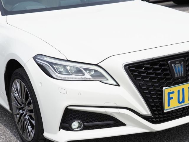 CROWN sedan hybrid 4WD