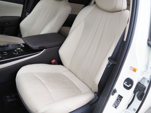 CROWN sedan hybrid 4WD