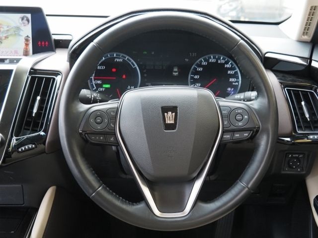 CROWN sedan hybrid 4WD