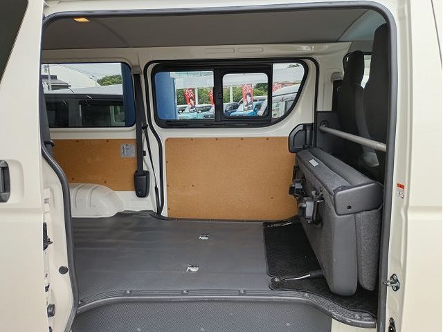 HIACE van 4WD