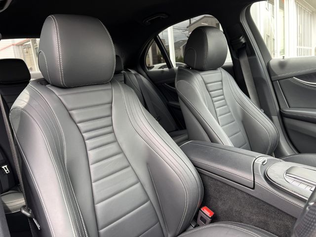 MERCEDES BENZ E class sedan
