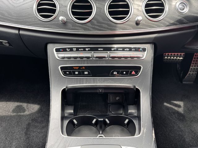 MERCEDES BENZ E class sedan