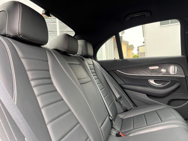 MERCEDES BENZ E class sedan