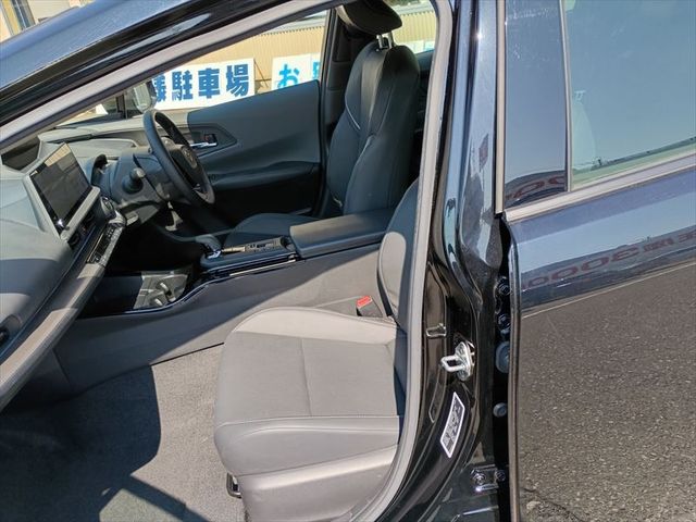 PRIUS 4WD