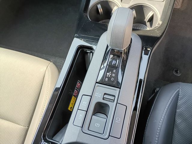 PRIUS 4WD
