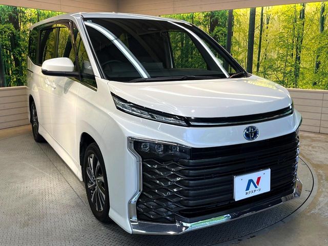 VOXY HYBRID