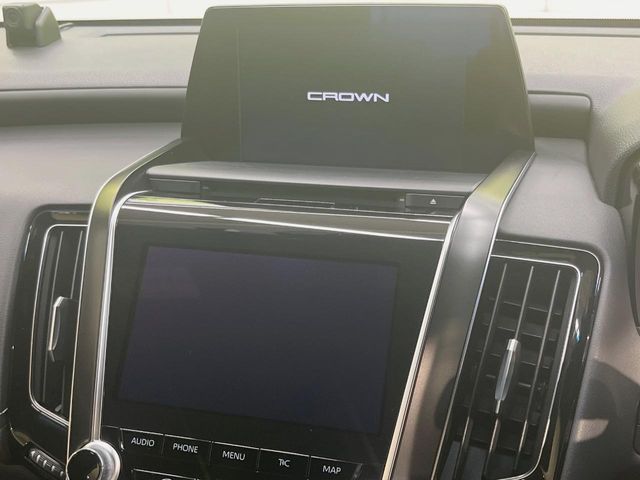 CROWN sedan hybrid