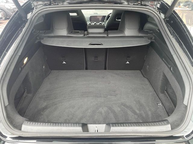 MERCEDES BENZ CLA Shooting Brake