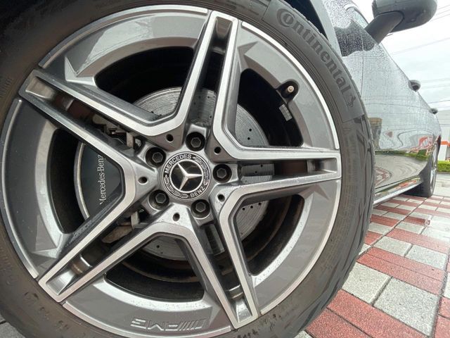 MERCEDES BENZ CLA Shooting Brake
