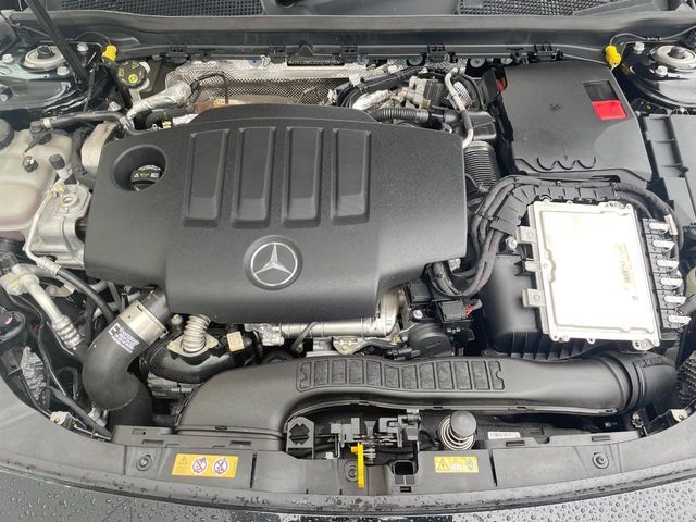 MERCEDES BENZ CLA Shooting Brake