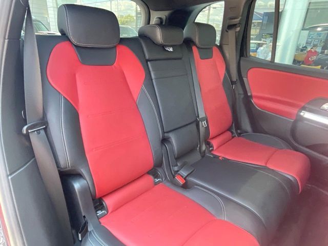 MERCEDES BENZ GLB