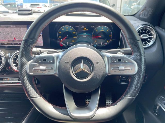 MERCEDES BENZ GLB