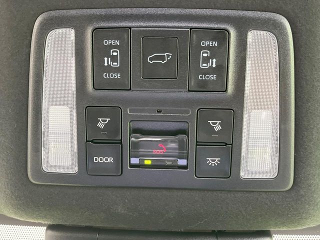 VOXY HYBRID