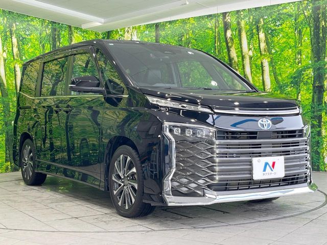 VOXY HYBRID
