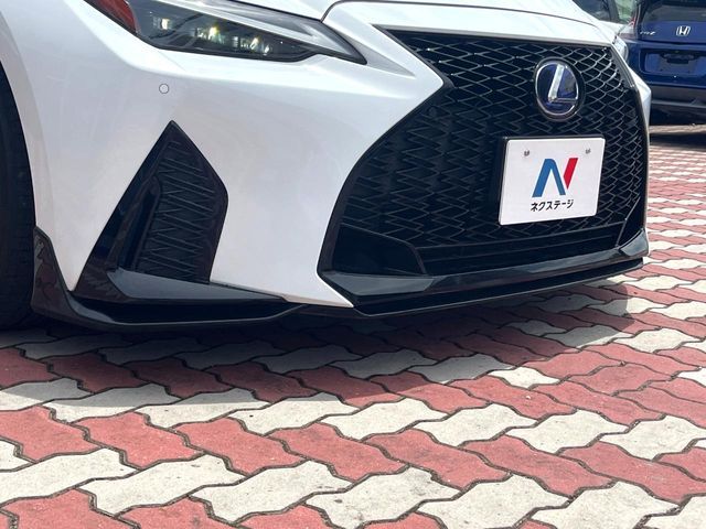 LEXUS IS300h