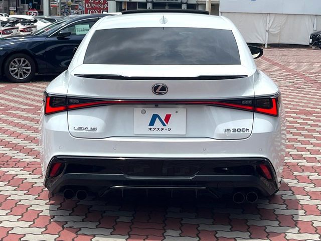 LEXUS IS300h