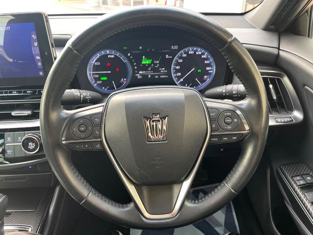 CROWN sedan hybrid