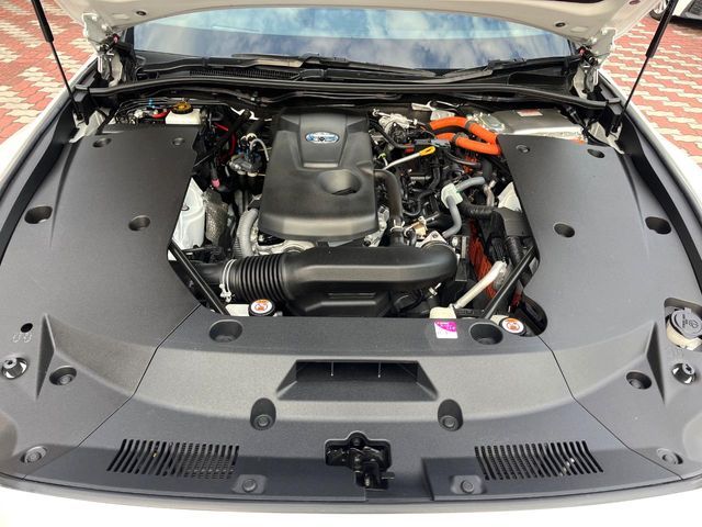 CROWN sedan hybrid