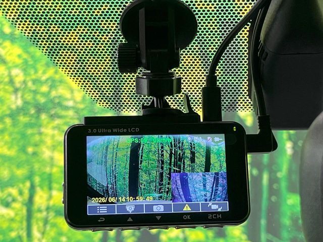 VOXY HYBRID
