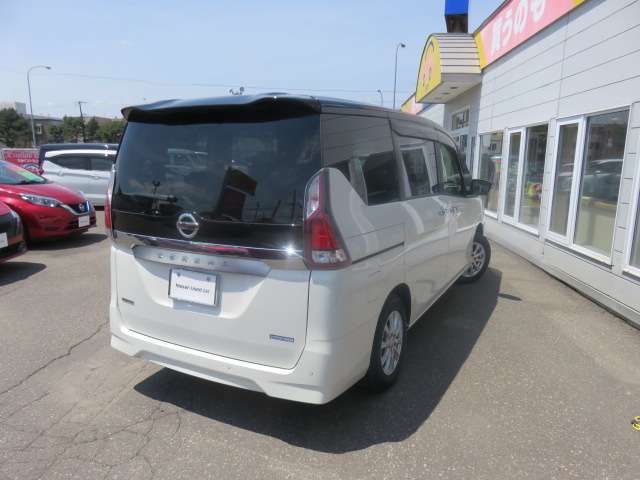 SERENA  S-HYBRID 4WD