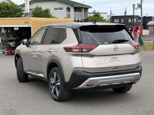 X-TRAIL HYBRID 4WD