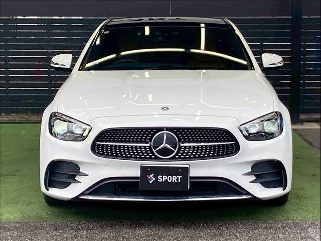 MERCEDES BENZ E class sedan