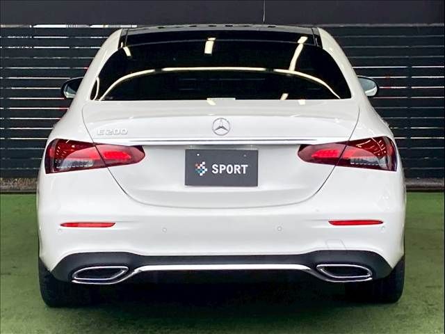 MERCEDES BENZ E class sedan