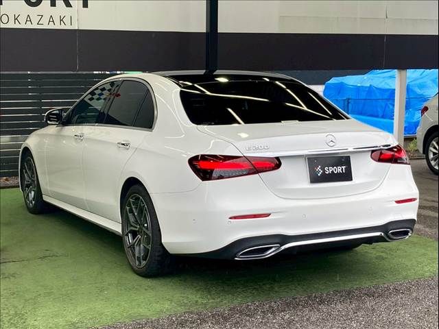 MERCEDES BENZ E class sedan