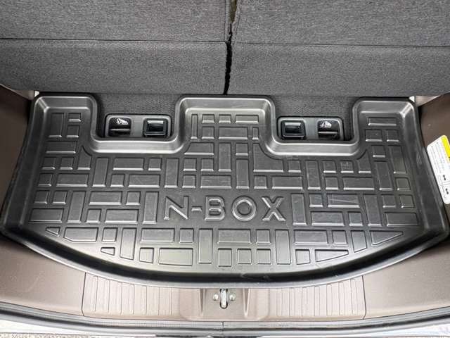 N BOX