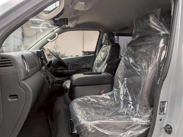 CARAVAN van 2WD