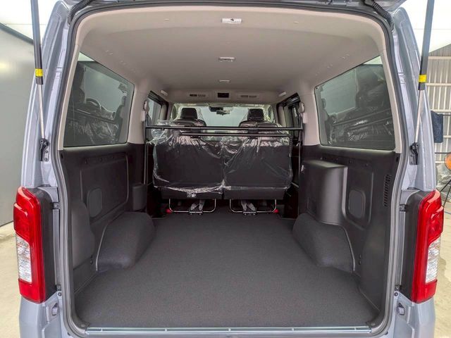 CARAVAN van 2WD