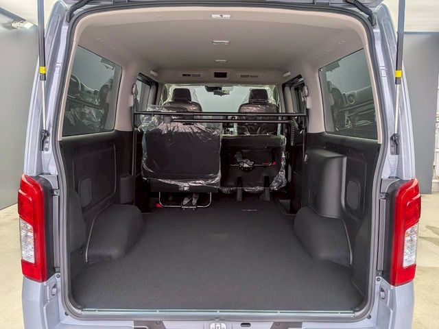CARAVAN van 2WD