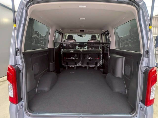 CARAVAN van 2WD