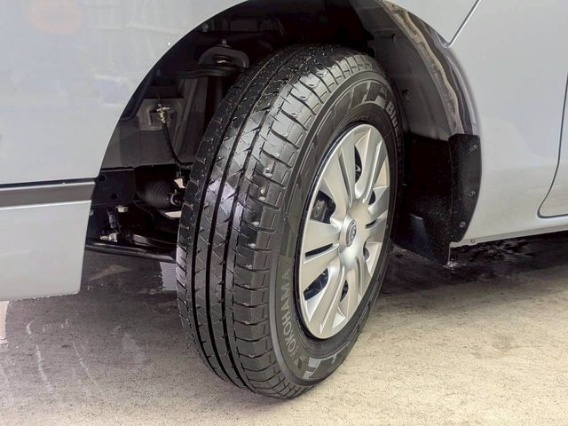 CARAVAN van 2WD