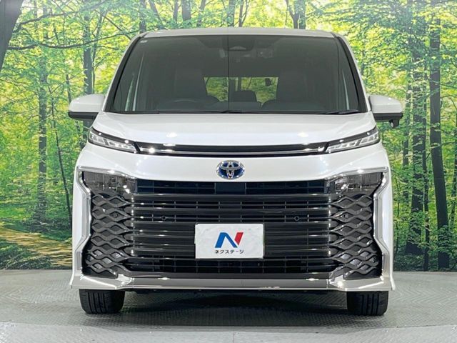 VOXY HYBRID