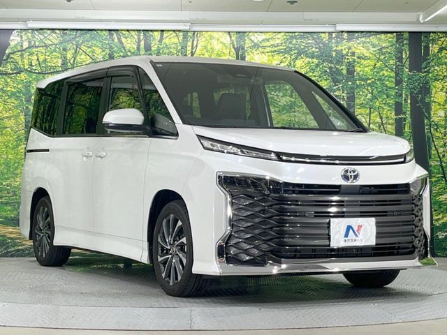 VOXY HYBRID