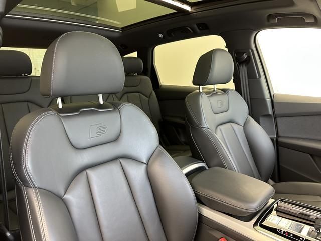AUDI  Q7