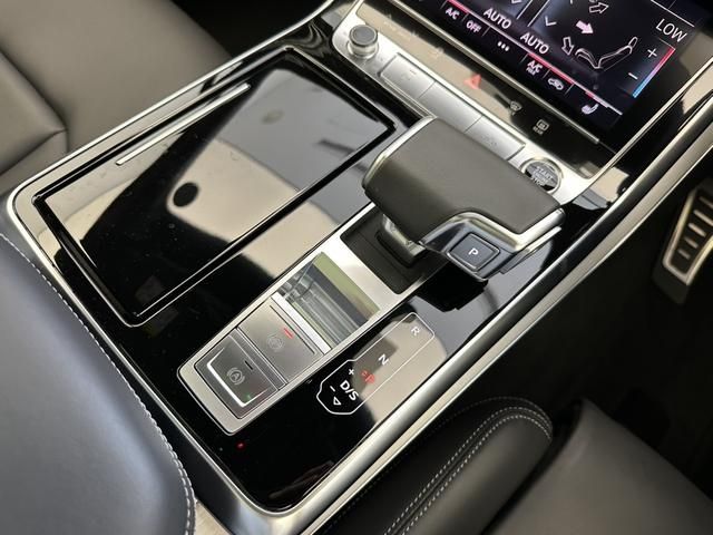 AUDI  Q7