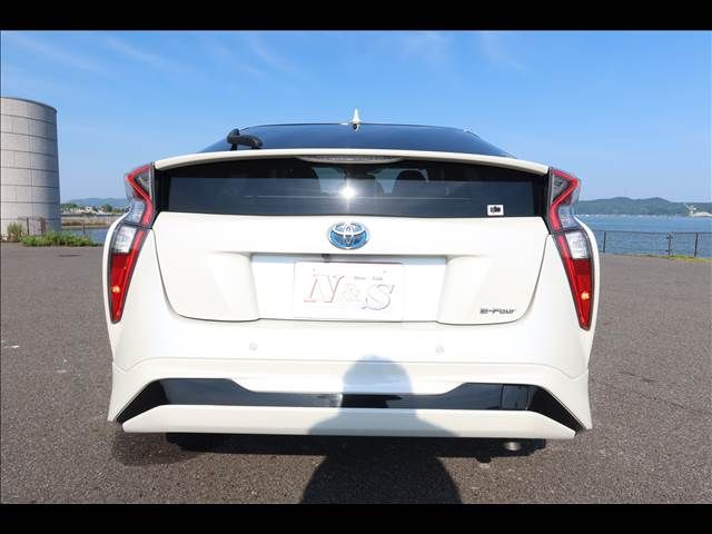 PRIUS 4WD