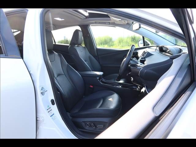PRIUS 4WD